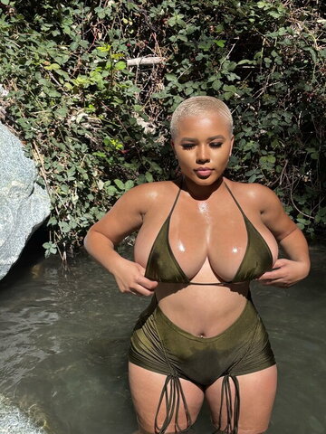 Palyce Savage nude photo 6