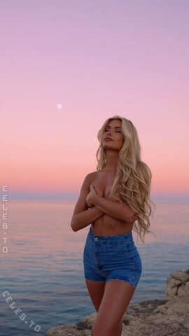 Pamela Reif photo 1