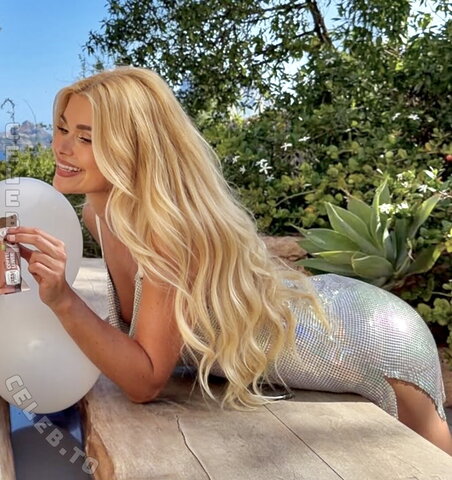 Pamela Reif Hot (1 photo)