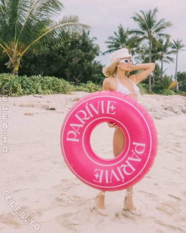 Paris Hilton nude photo 54