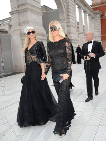 Paris Hilton nude photo 84