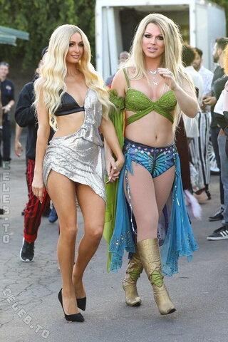 Paris Hilton nude photo 37