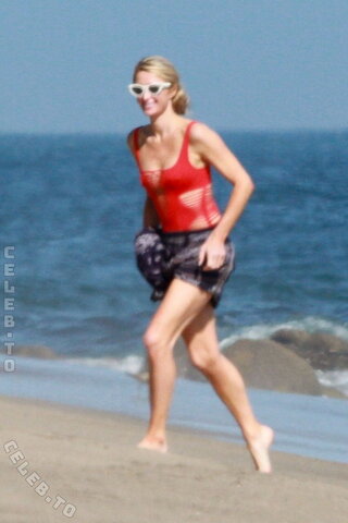 Paris Hilton nude photo 19