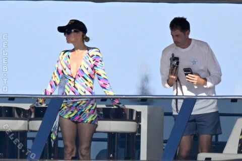 Paris Hilton nude photo 10