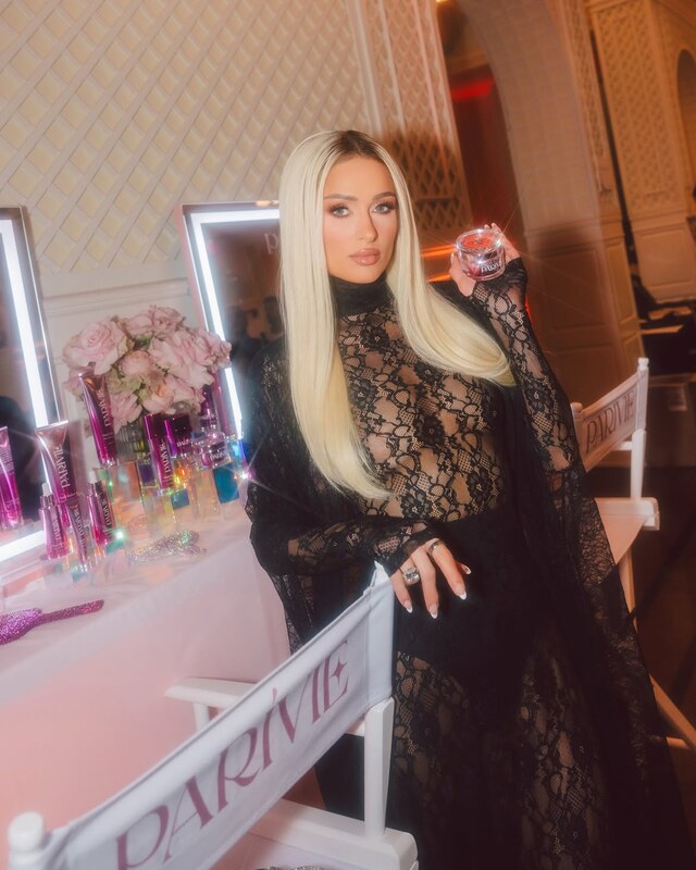 Paris Hilton nude photo 6