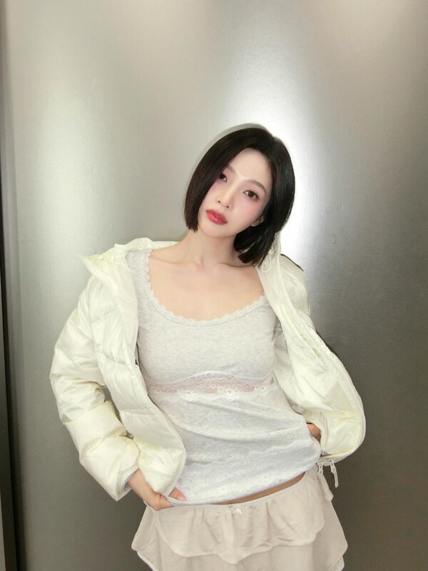 Park Soo-young nude photo 12