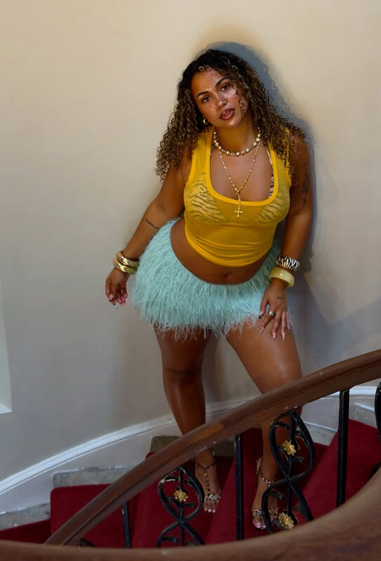Paryssreynolds nude photo 3