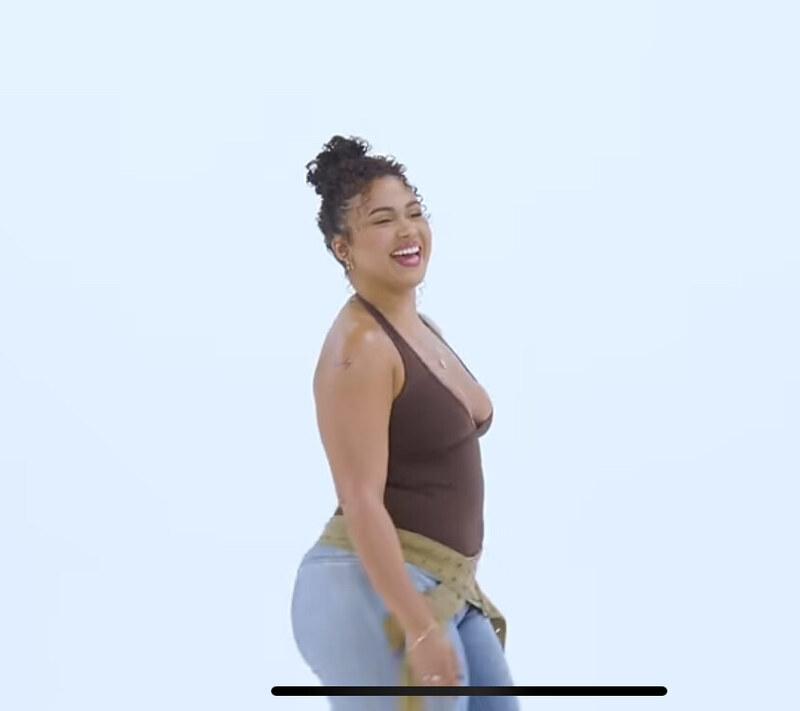 Paryssreynolds nude photo 10