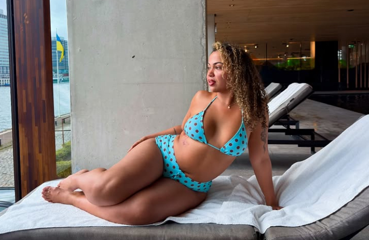 Paryssreynolds nude photo 23