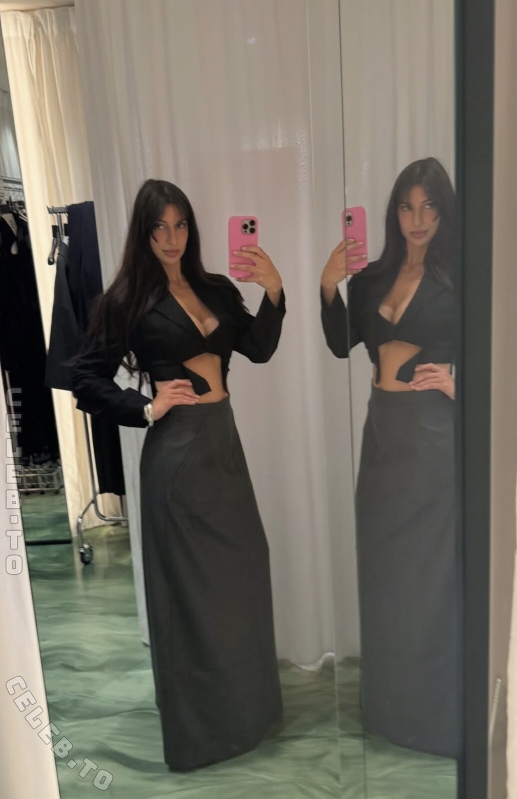 Pati Valpati nude photo 5