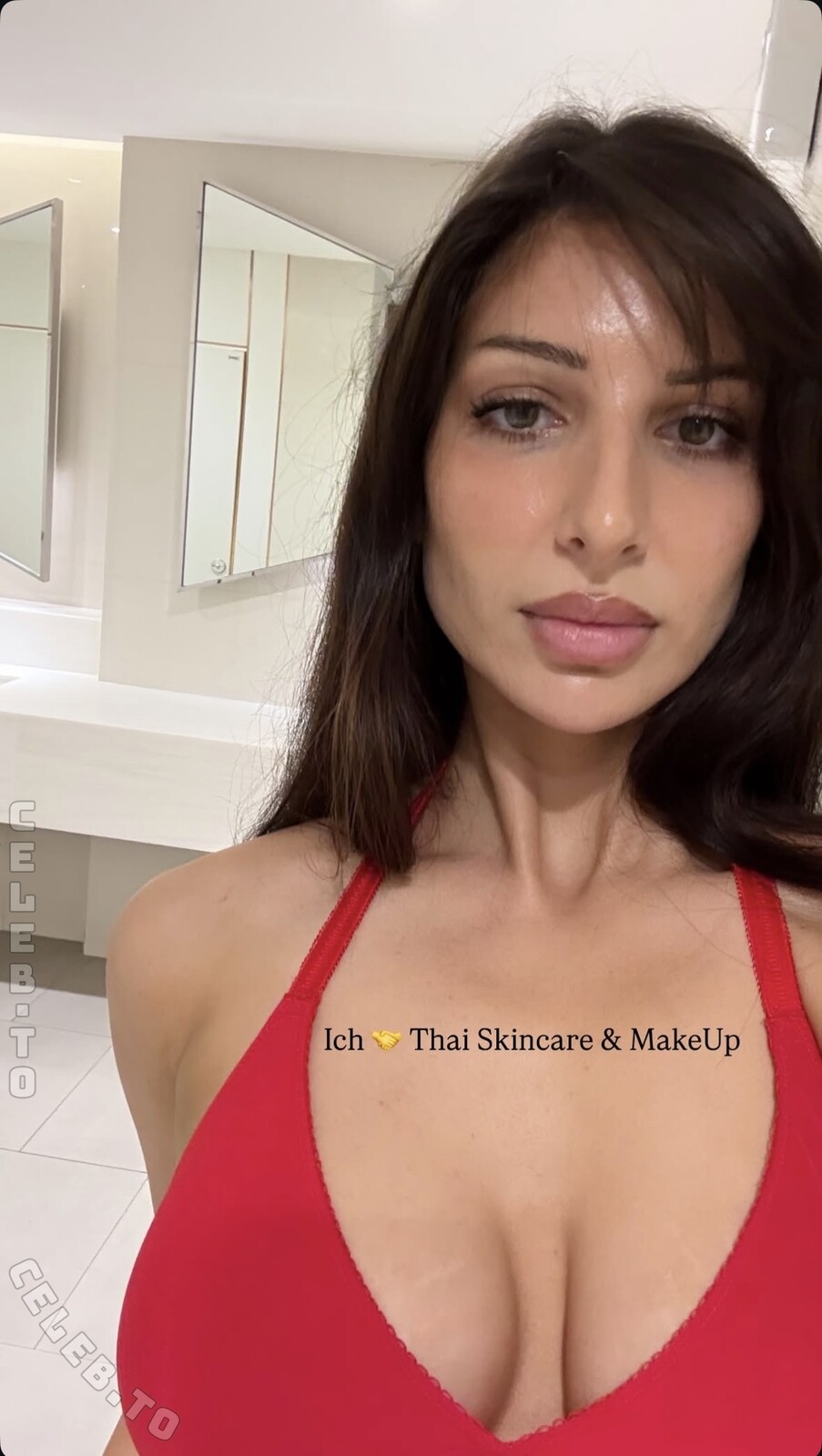 Pati Valpati nude photo 1
