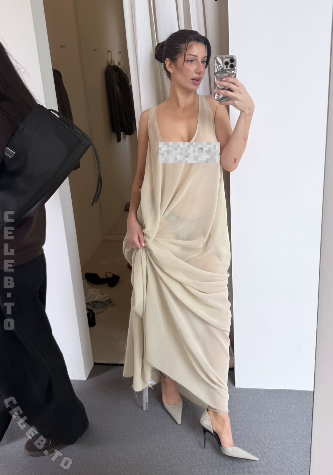 Pati Valpati nude photo 7