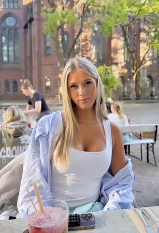 pati.sly photo 6