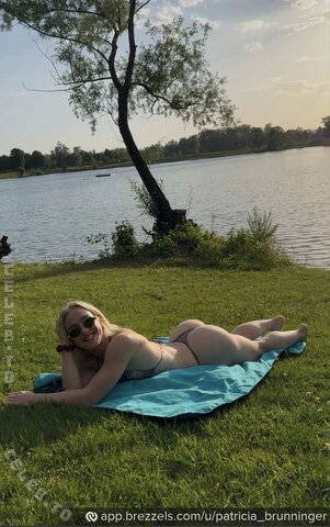 Patricia Brunninger Sexy (2 photos)