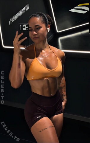 Paula Ahmadi nude photo 15