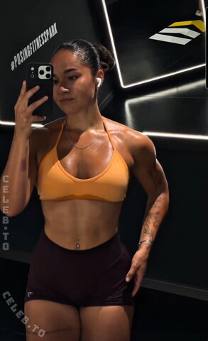 Paula Ahmadi nude photo 14