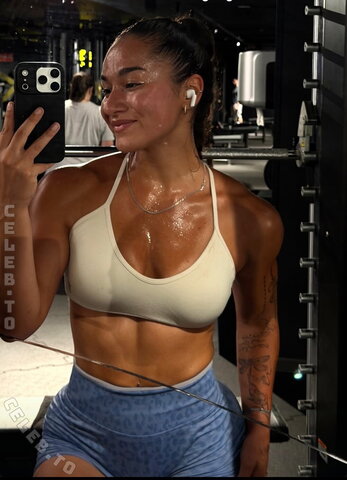 Paula Ahmadi nude photo 10