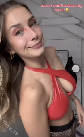 Paula Doeringer nude photo 6