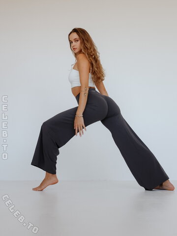 Paula Josie nude photo 7