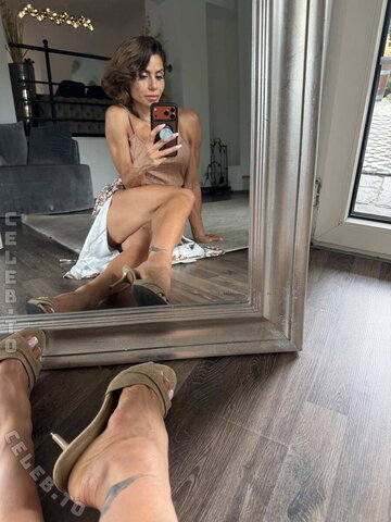 Paula Kai nude photo 1