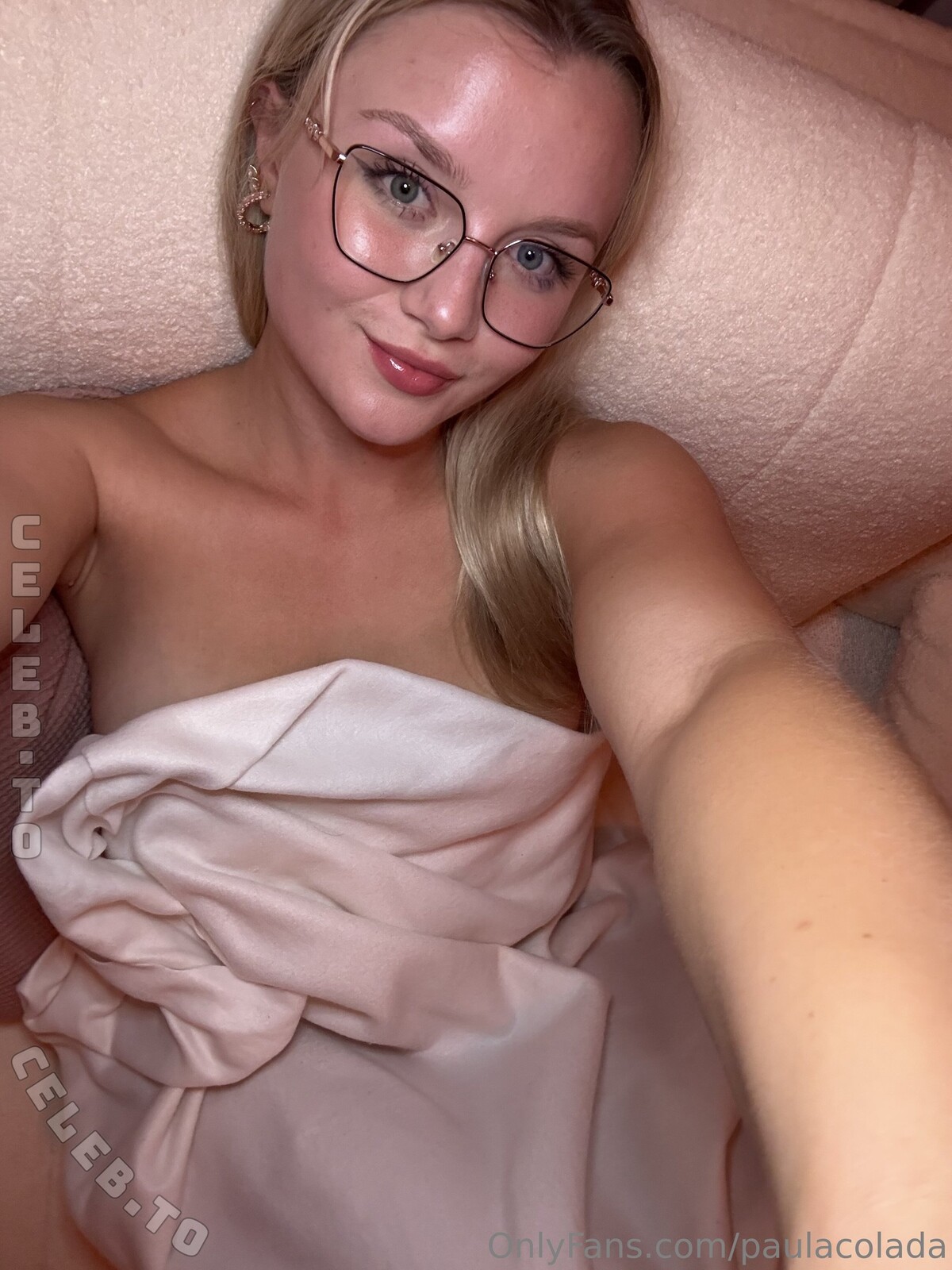 Paulacolada nude photo 2
