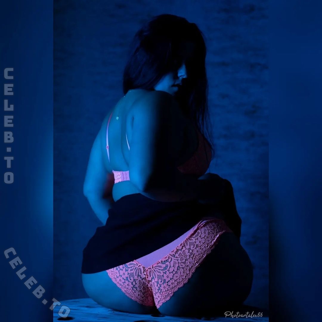 paula_curves nude photo 5