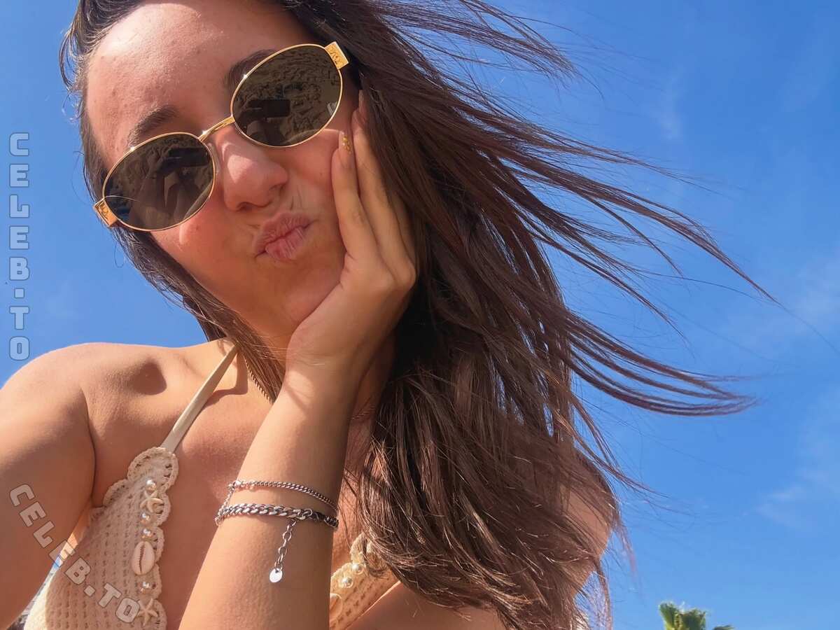 Paula.hfa nude photo 3