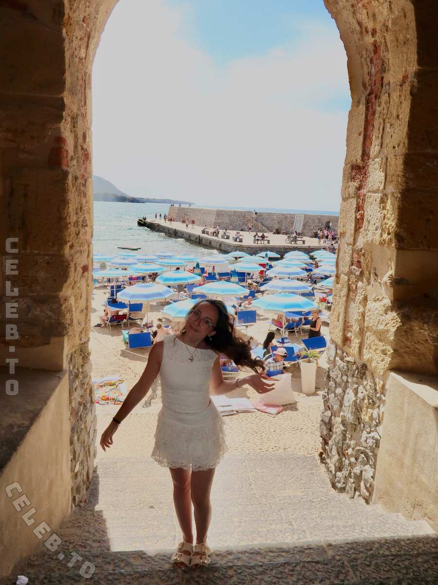Paula.hfa nude photo 4