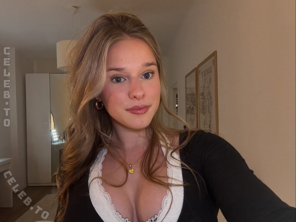 paula.nstl nude photo 1