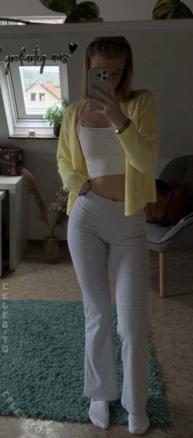 Pauliie_03 nude photo 7