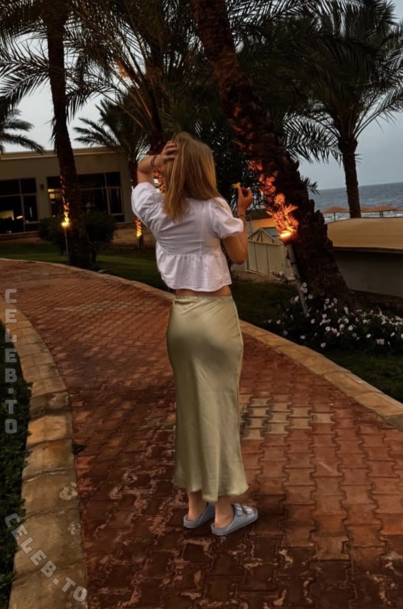 Pauliie_03 nude photo 1
