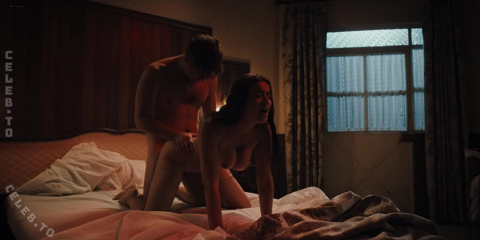 Paulina Gaitan nude photo 4