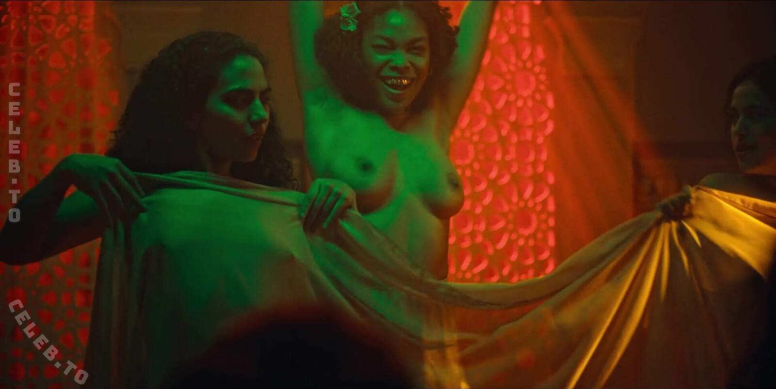 Paulina Gaitan nude photo 11