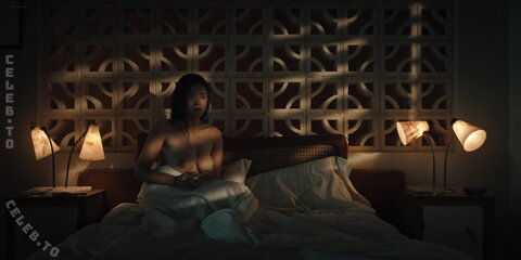Paulina Gaitan nude photo 3