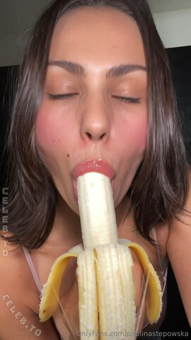Paulina Stepowska nude photo 7