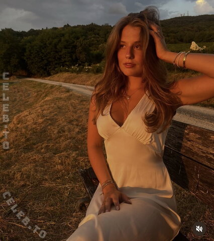 pauline.gck nude photo 5