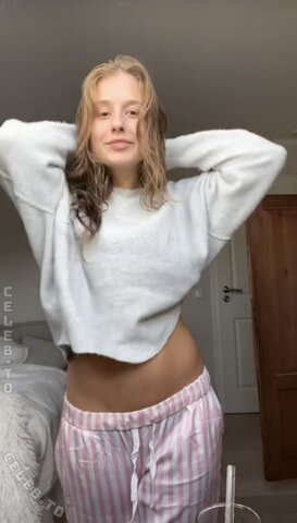 pauline.gck New (2 photos)