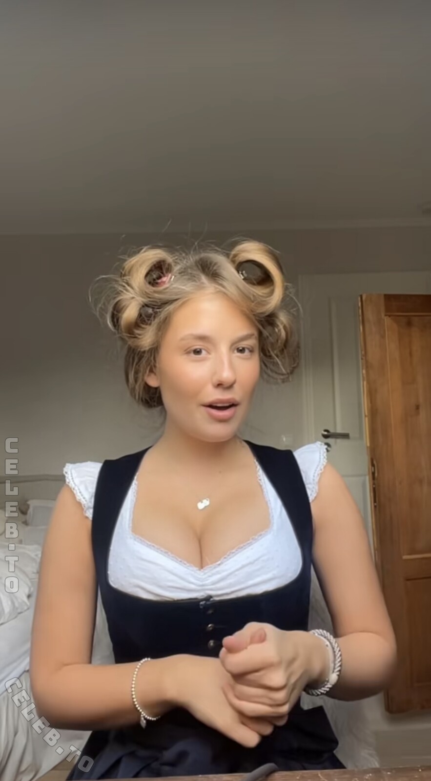 pauline.gck nude photo 2