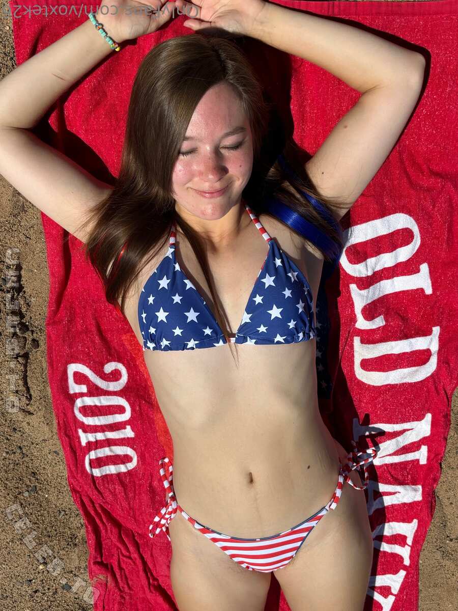 Payne Christianson nude photo 1