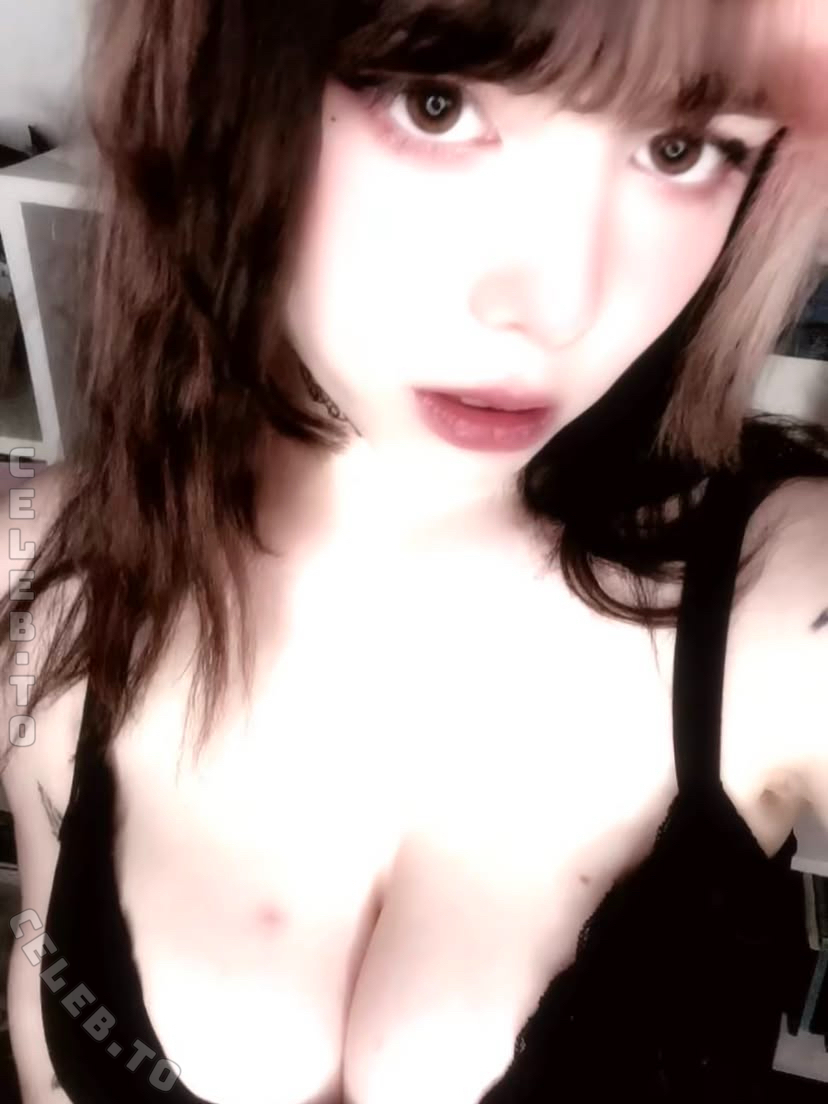 PcrkScmmy nude photo 2