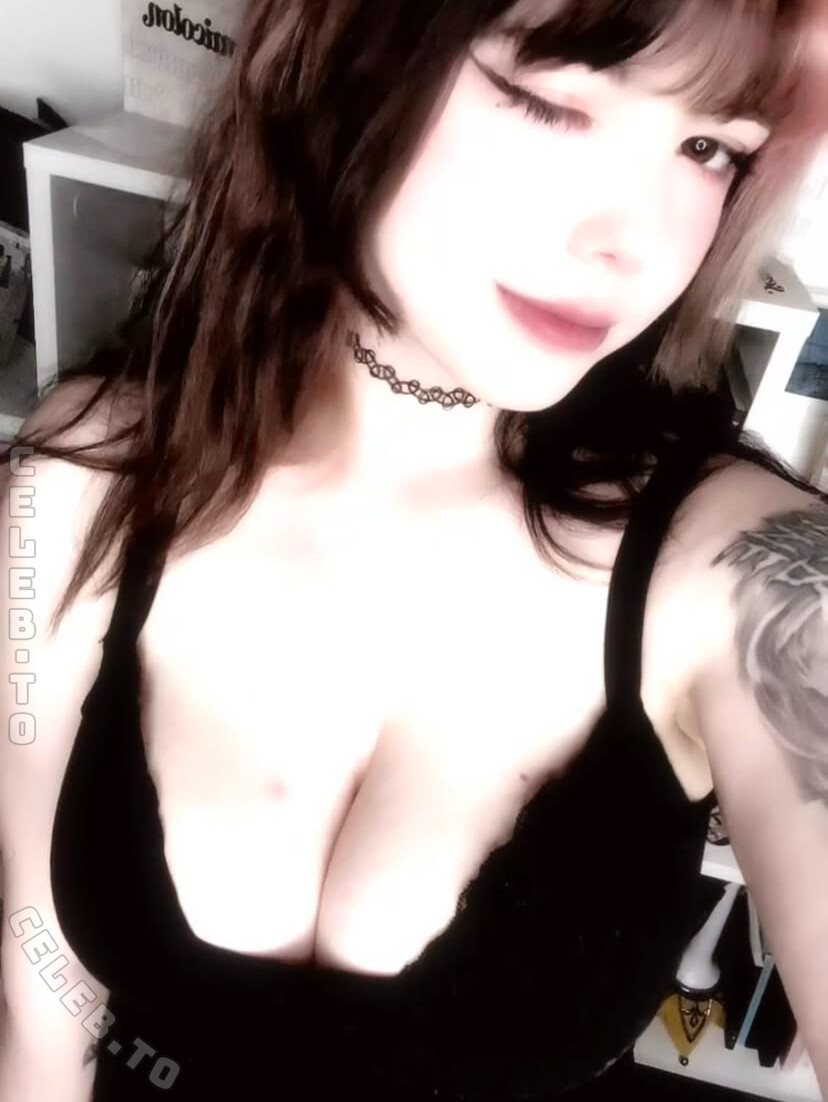 PcrkScmmy nude photo 3