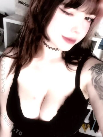 PcrkScmmy nude photo 6