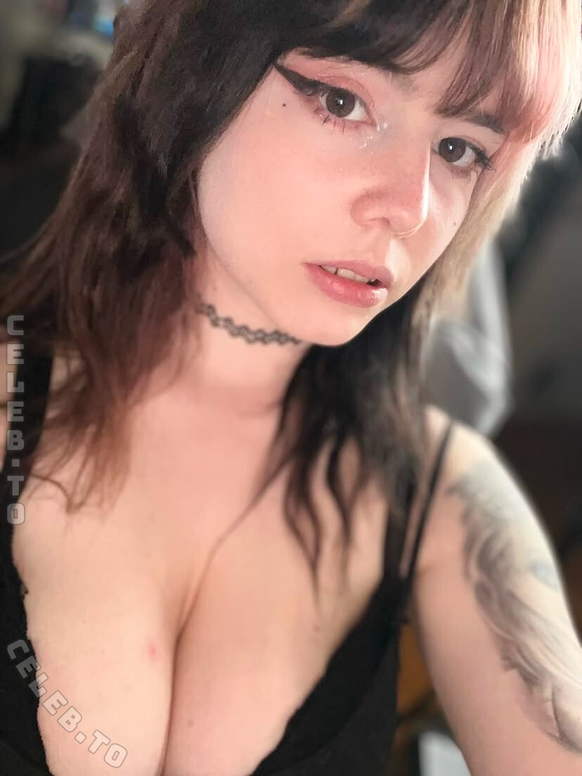 PcrkScmmy nude photo 2