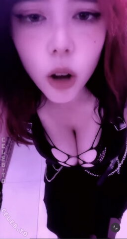 PcrkScmmy nude photo 2