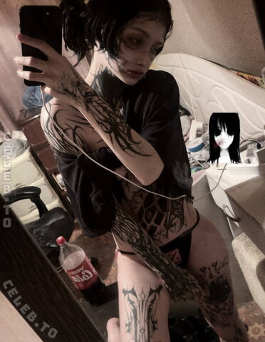 Pcuxos nude photo 1