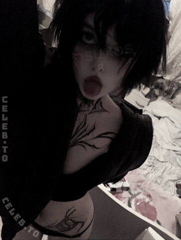 Pcuxos nude photo 1