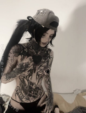 Pcuxos nude photo 6