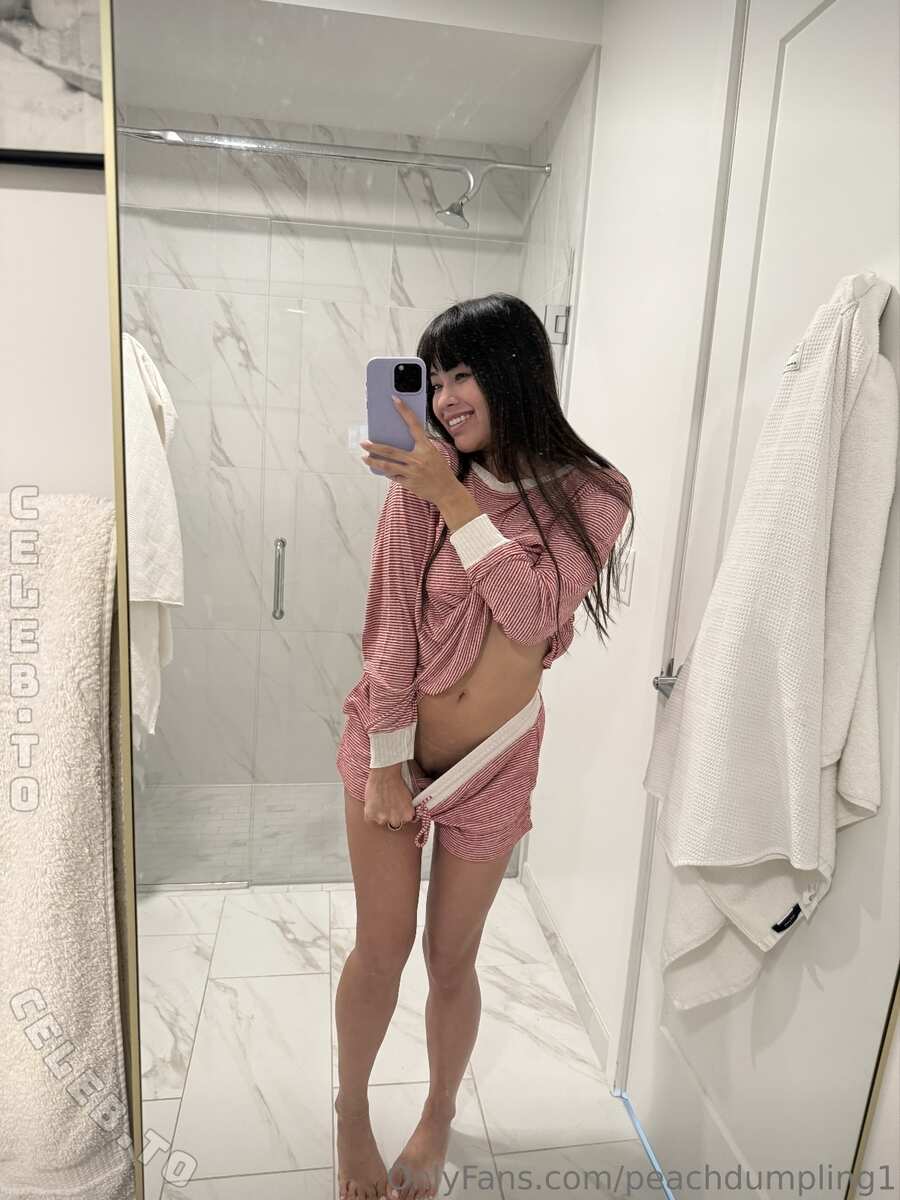 Peach Dumpling nude photo 1