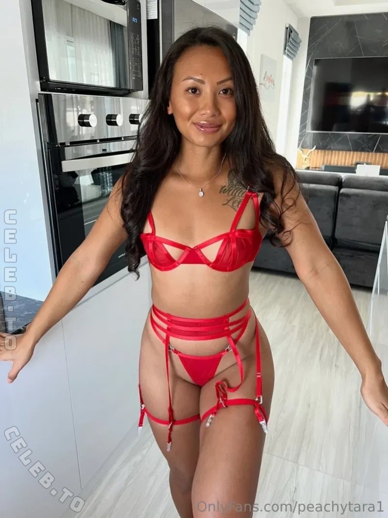 Peachytara nude photo 5