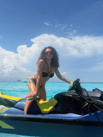 Pearl Gonzalez nude photo 3